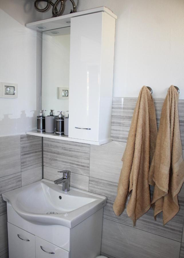 Oliven Garden Villa Ровин Екстериор снимка