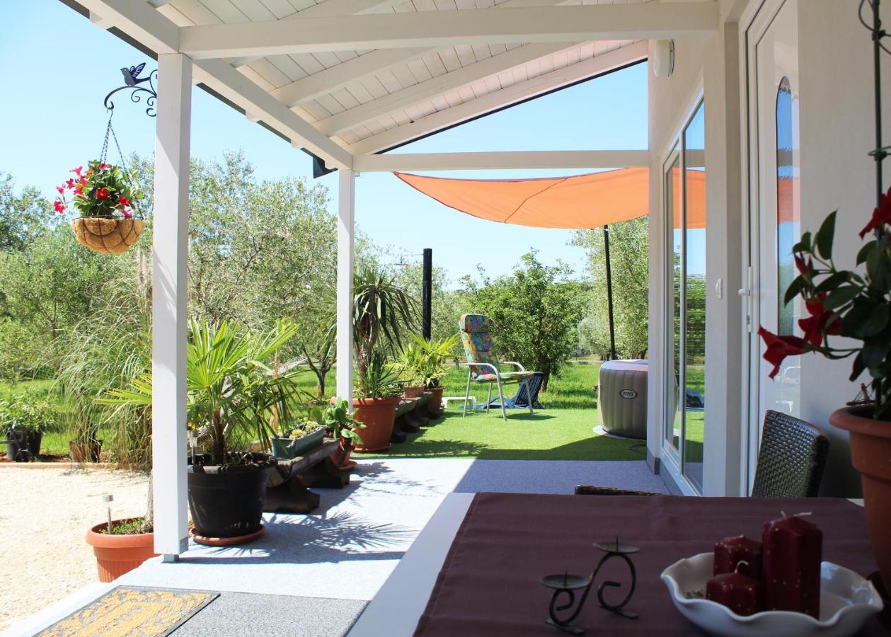 Oliven Garden Villa Ровин Екстериор снимка