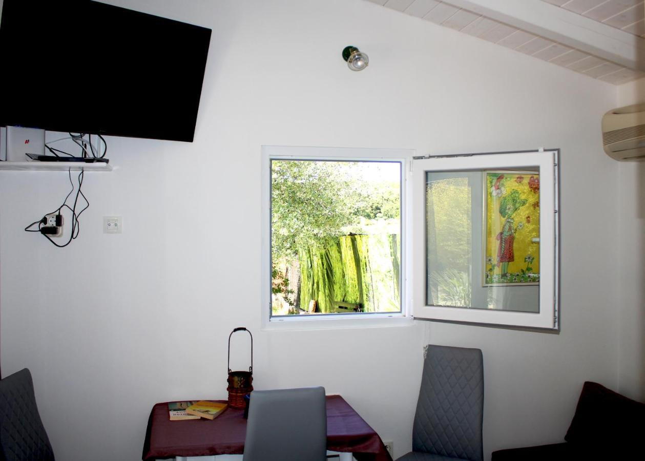 Oliven Garden Villa Ровин Екстериор снимка