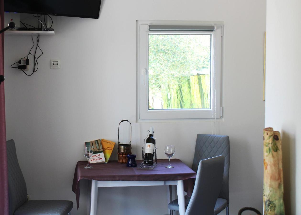 Oliven Garden Villa Ровин Екстериор снимка