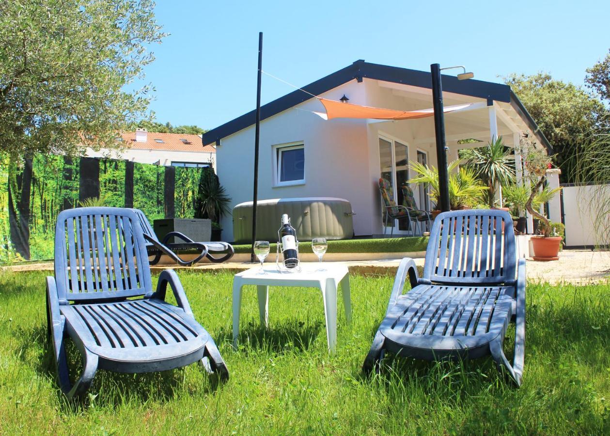 Oliven Garden Villa Ровин Екстериор снимка